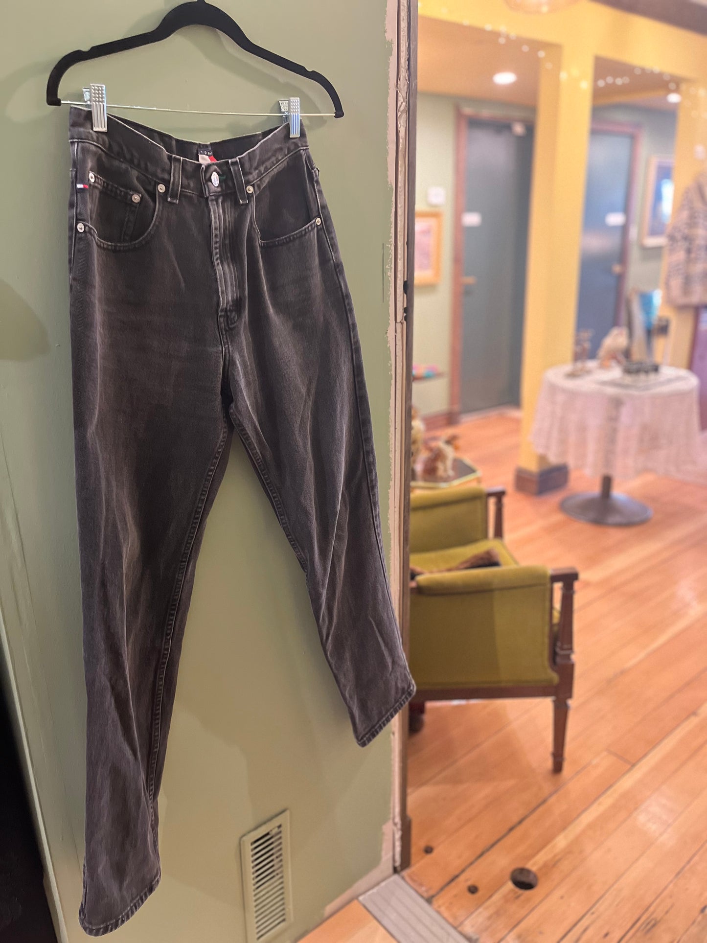 Vintage 90’s Tommy Hilfiger black jeans, s/28