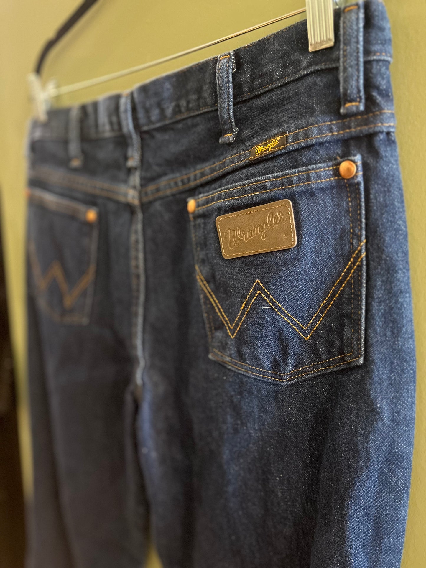 Dark Wash Wrangler Jeans, 35/L/XL