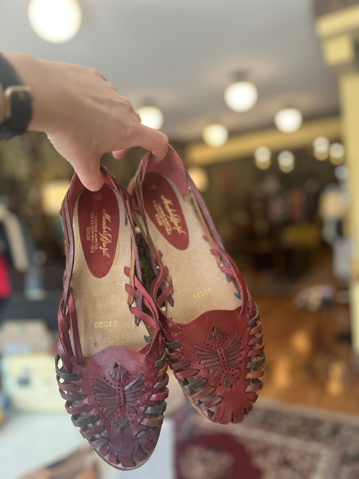 Vintage made in Brazil red flats, 11