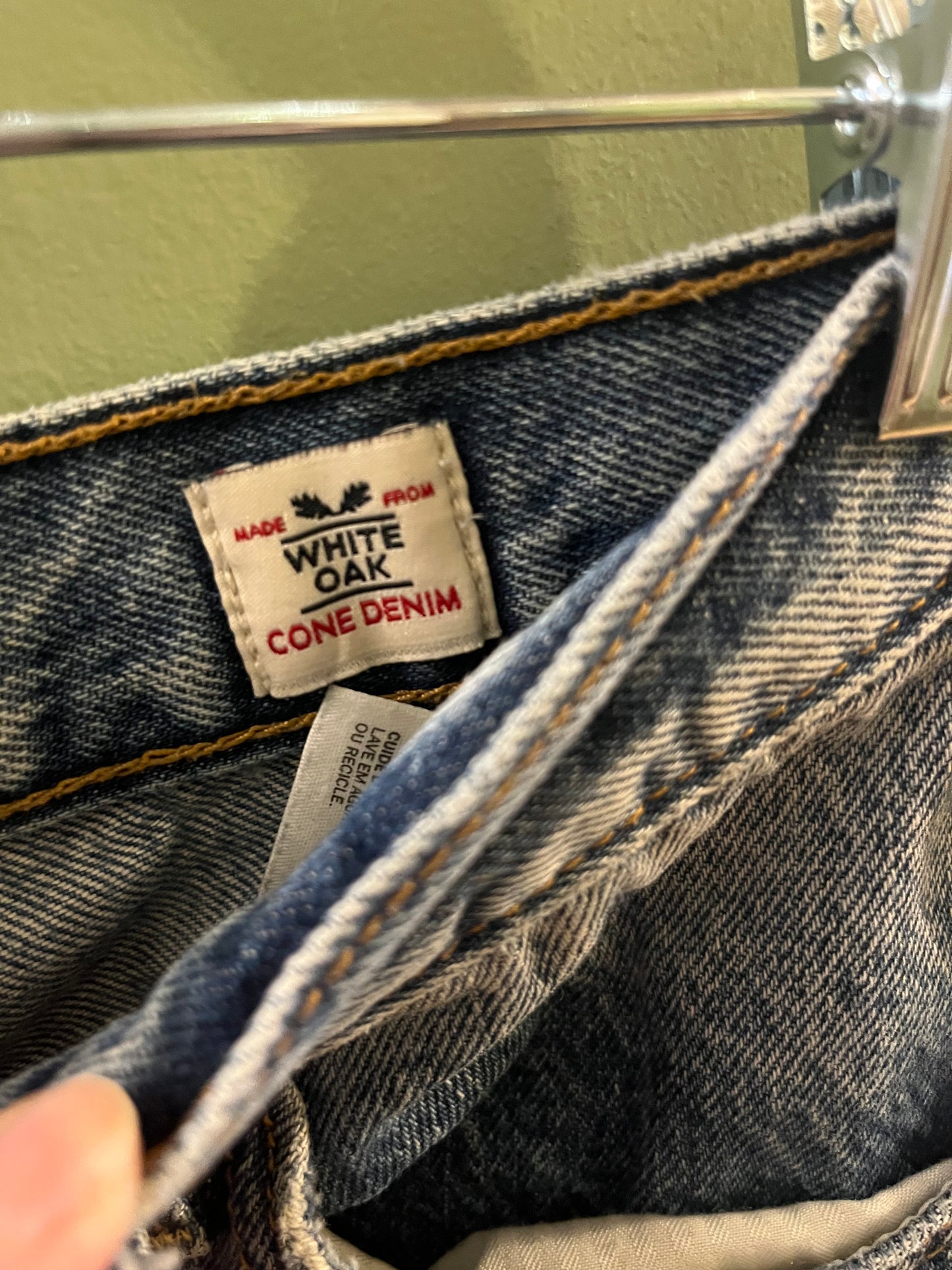 Non vintage distressed light wash levis white oak cone denim jeans, 27/small