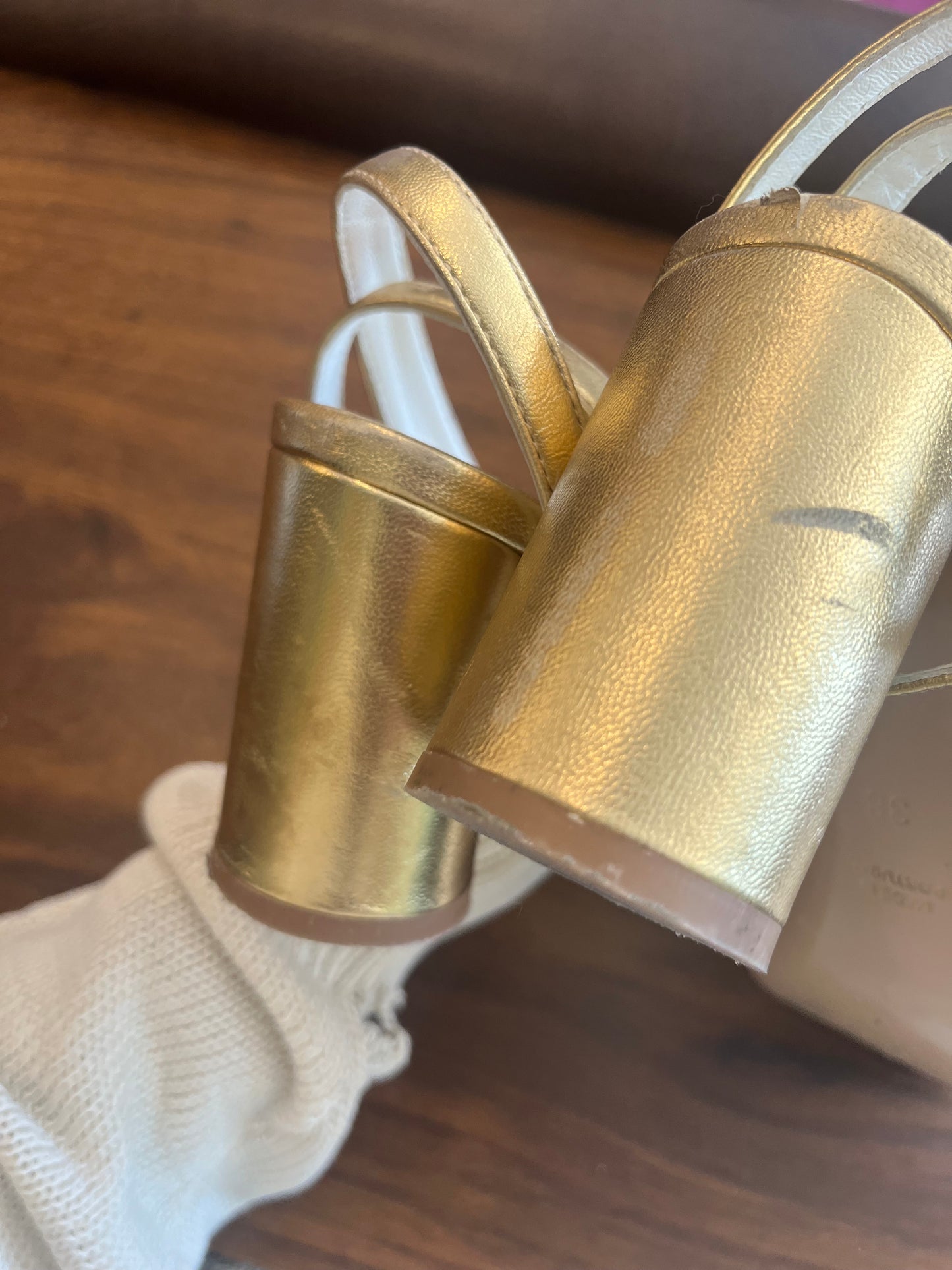 Maguire gold pumps, 38