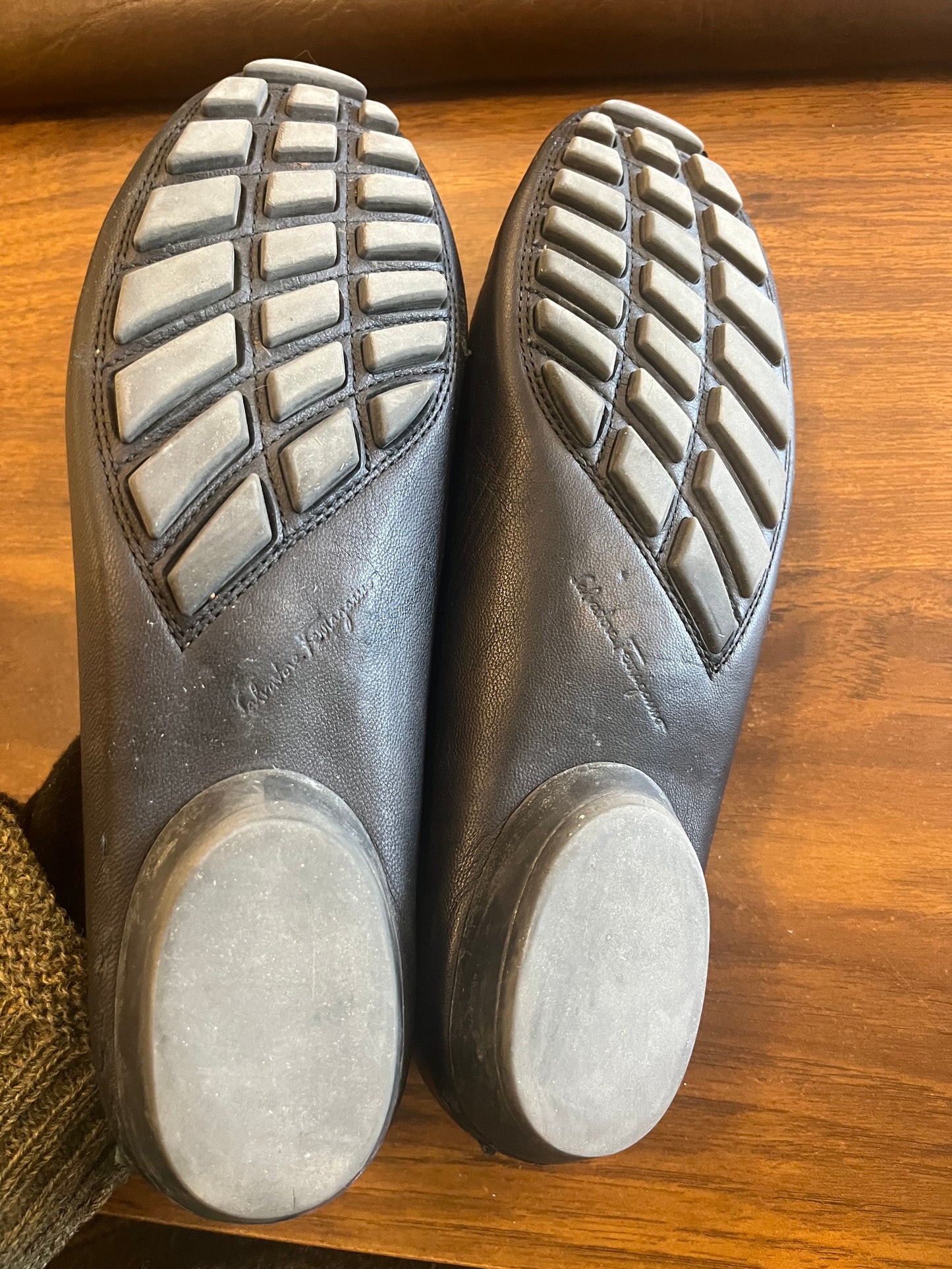 Black Leather Salvatore Ferragamo Loafers, 8B