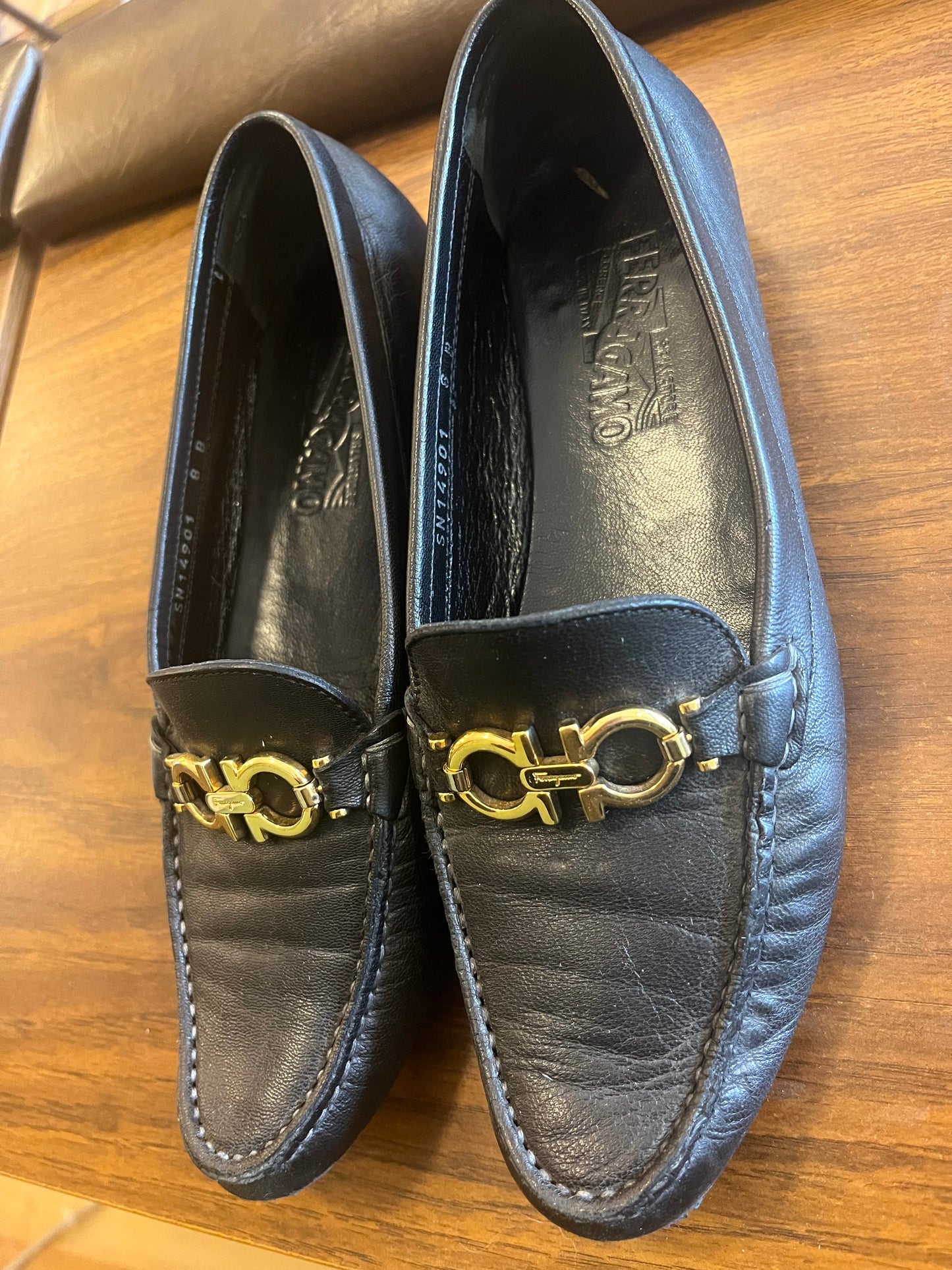 Black Leather Salvatore Ferragamo Loafers, 8B