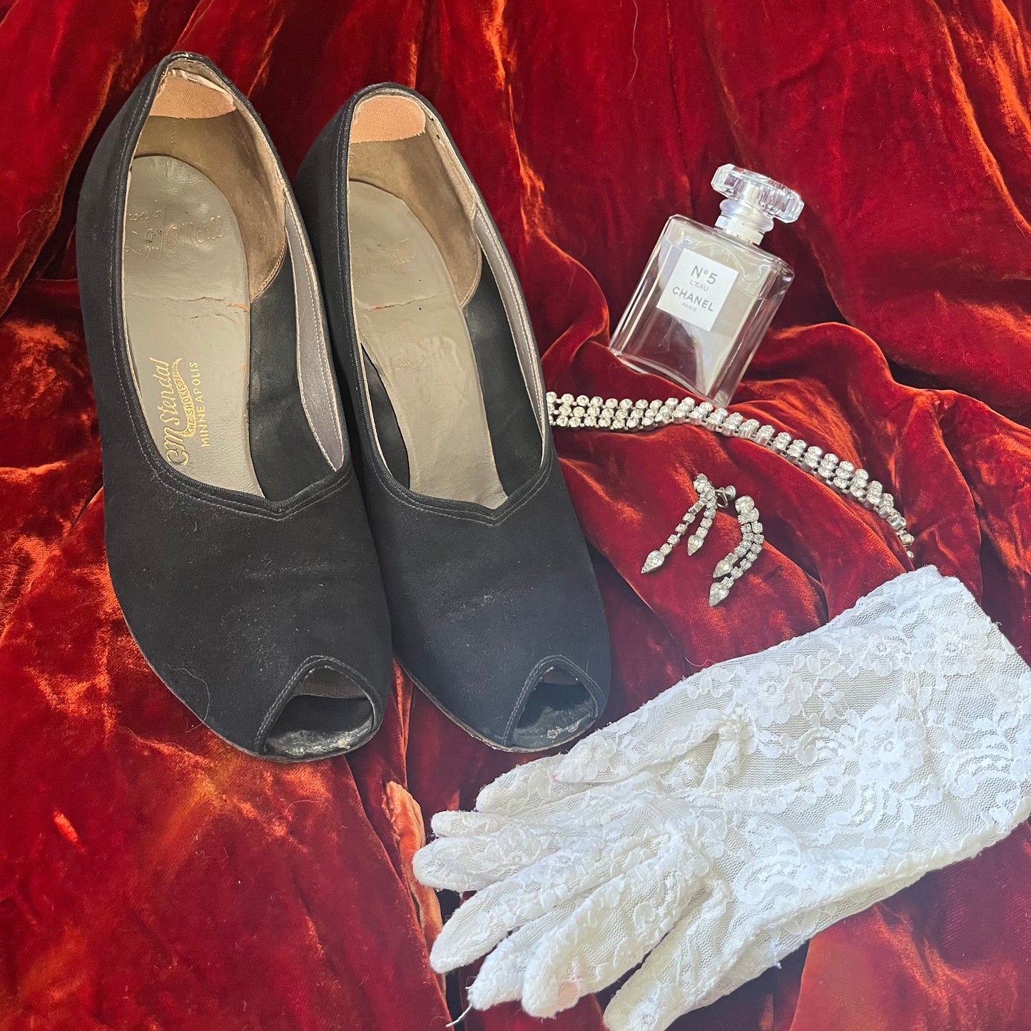 Vintage 1940’s Black Suede Pumps, 6.5/7