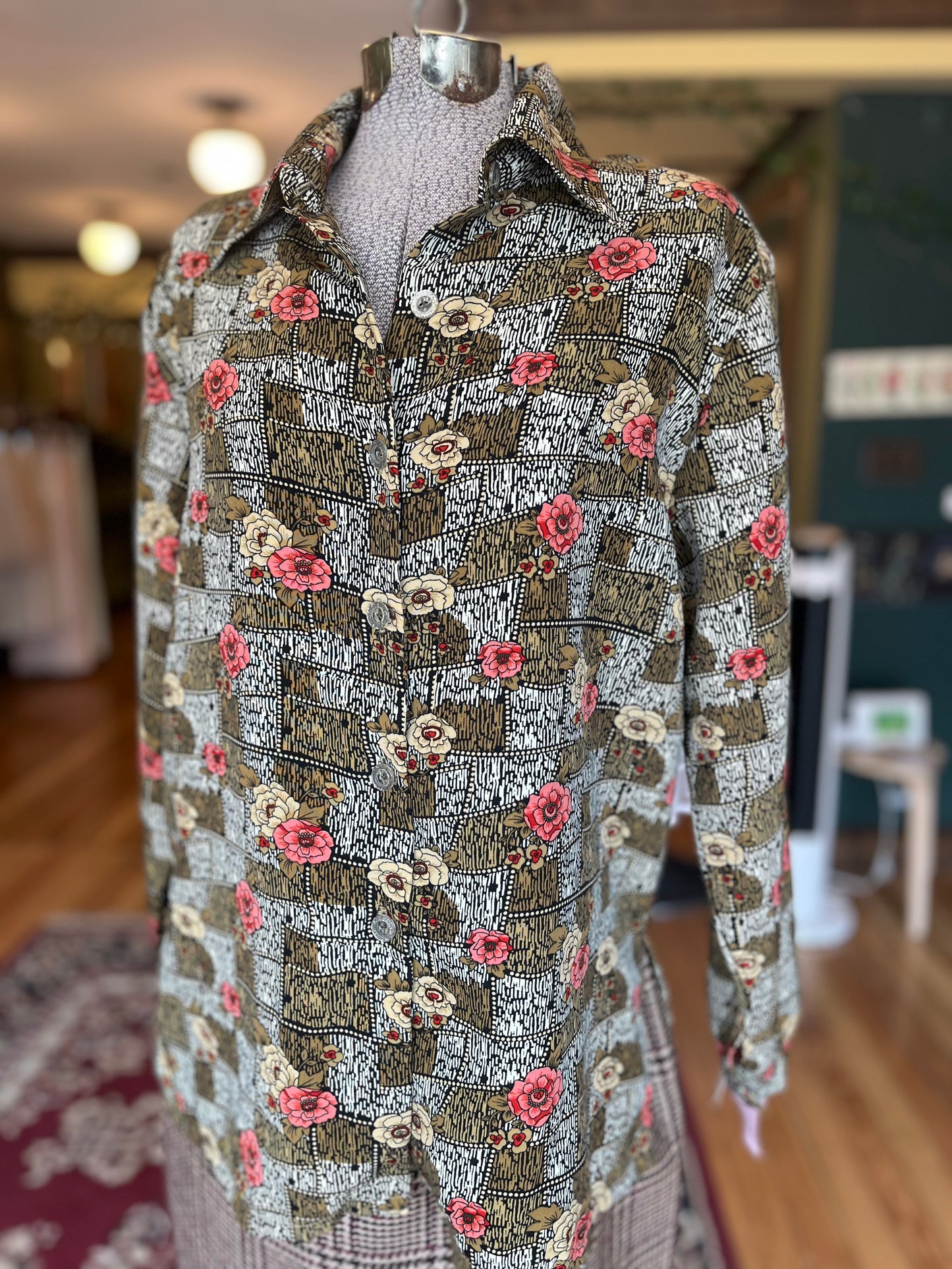 Vintage my fashion print button up top, l/xl