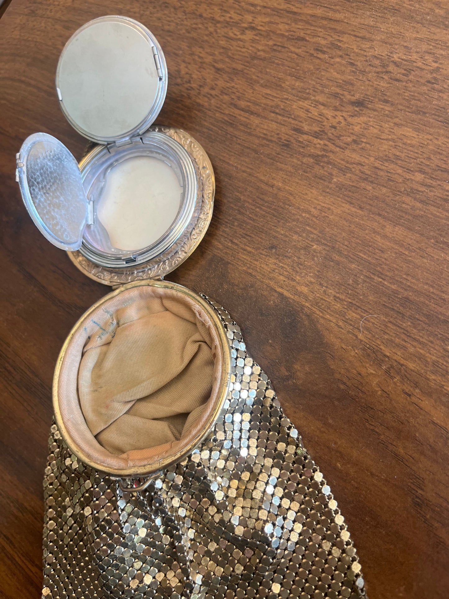 Vintage 1920’s compact purse