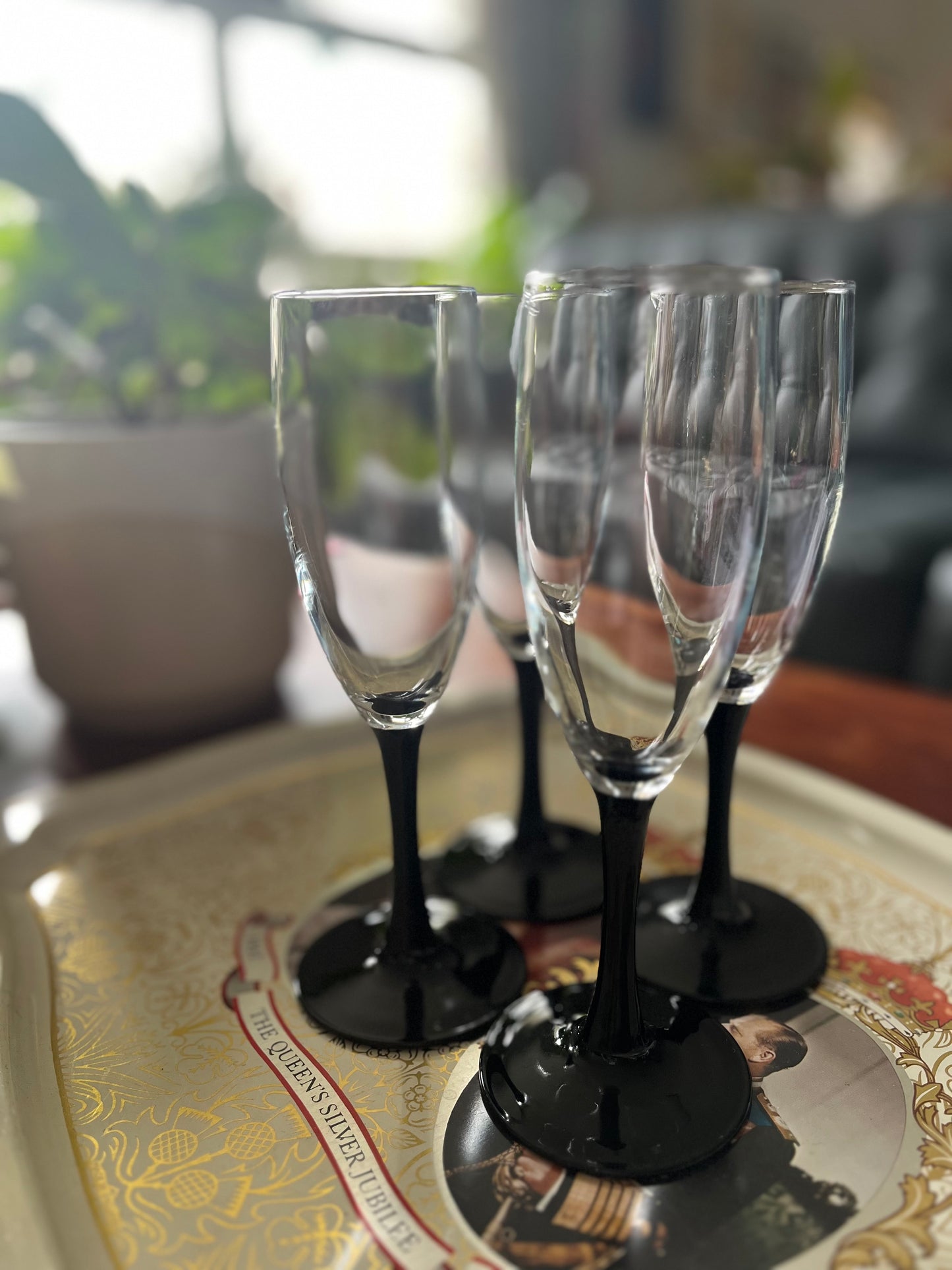 Deco Glass Champagne Flutes