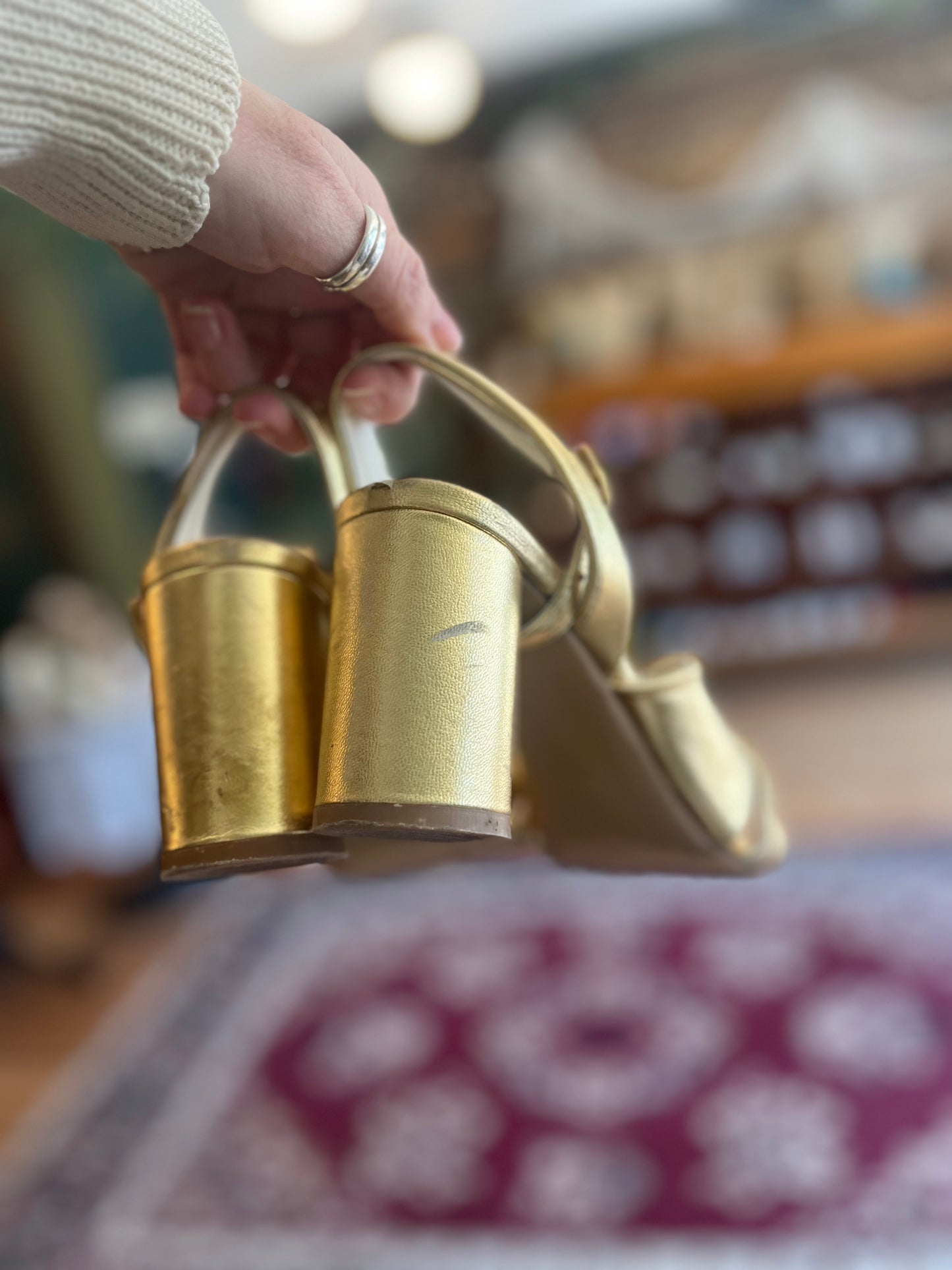 Maguire gold pumps, 38