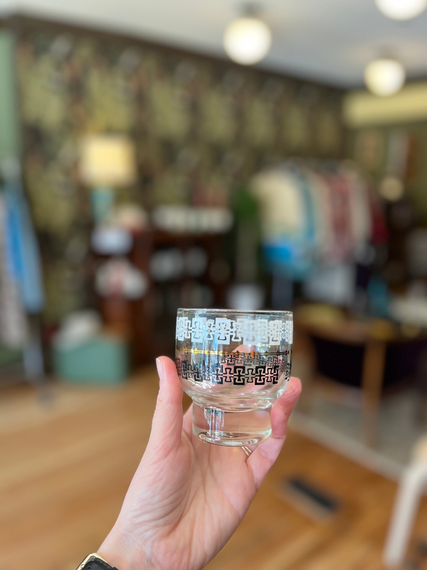 Mid century Heavy bottom glasses