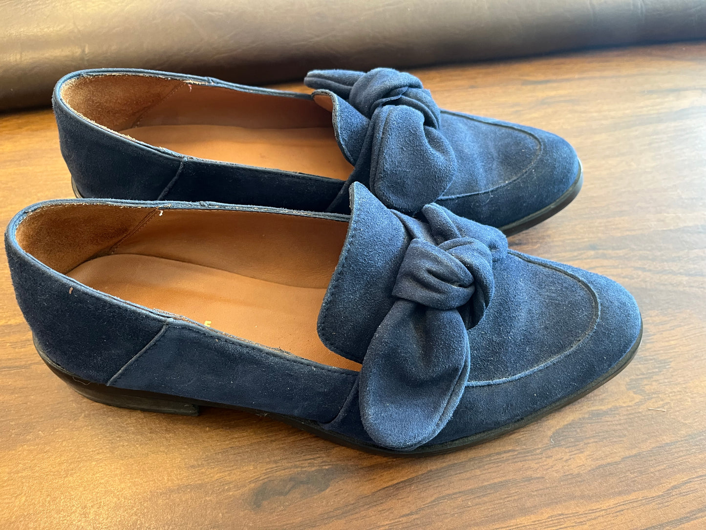 Non vintage Maguire leather navy suede loafers, 37