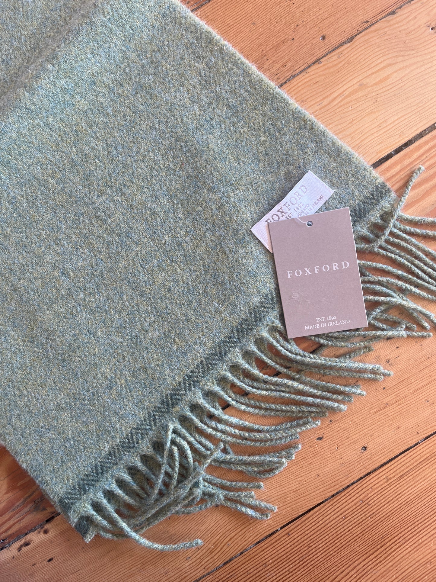 Foxford wool scarf - green
