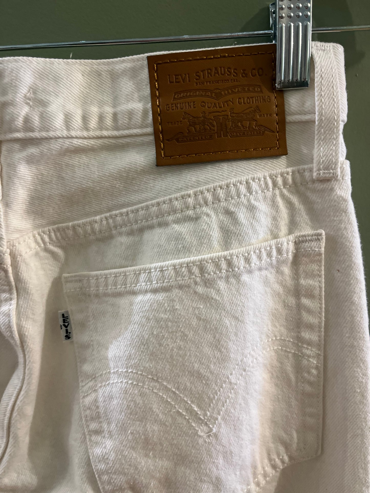 Non vintage Levis off-white, 27/s