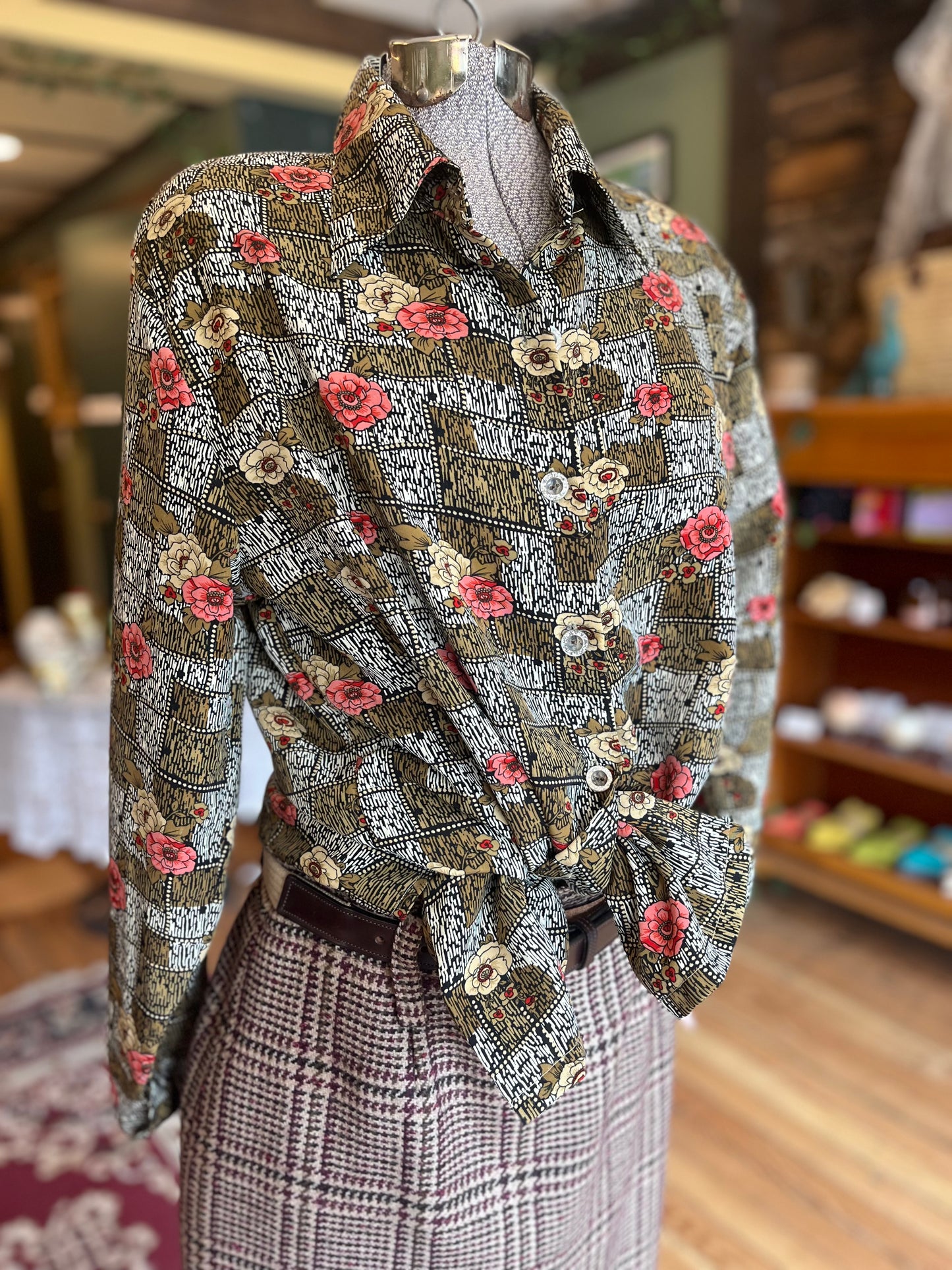 Vintage my fashion print button up top, l/xl