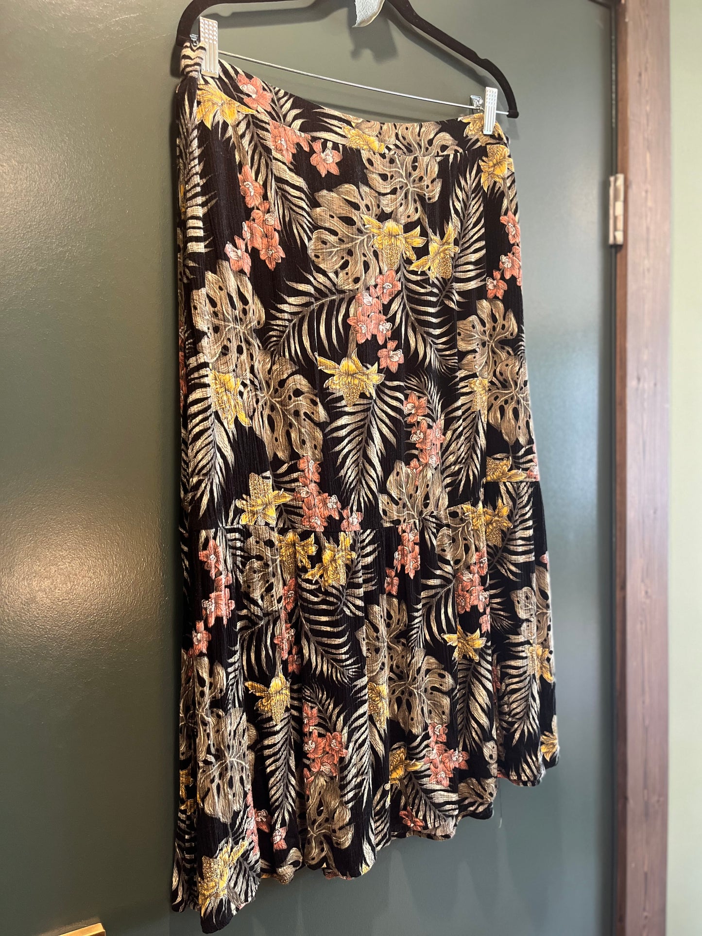 Suzy Shier Botanical Skirt, XL