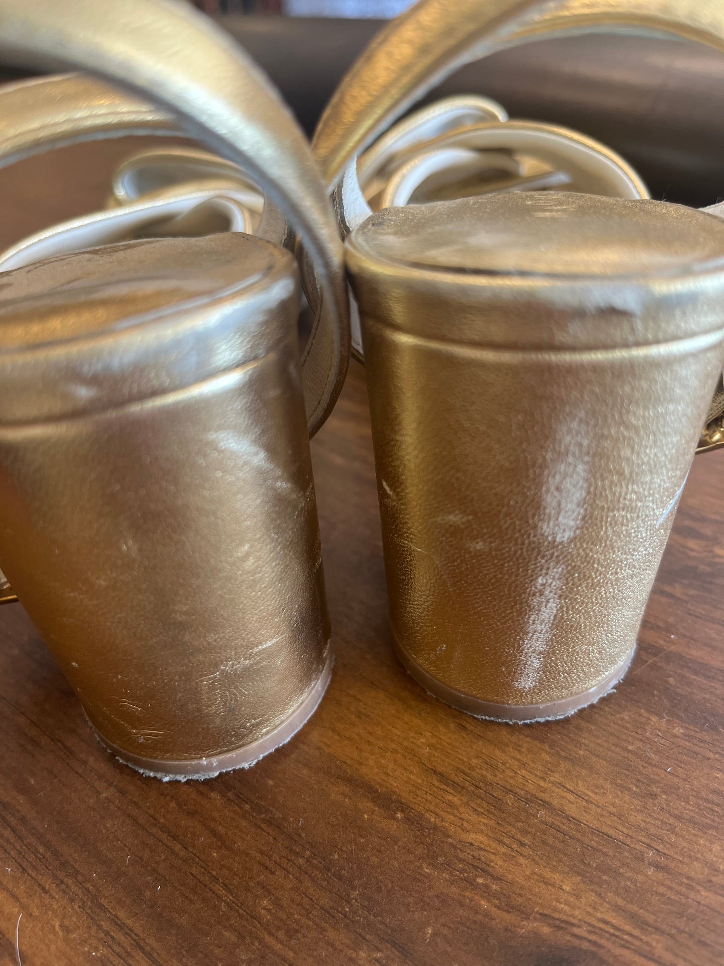 Maguire gold pumps, 38