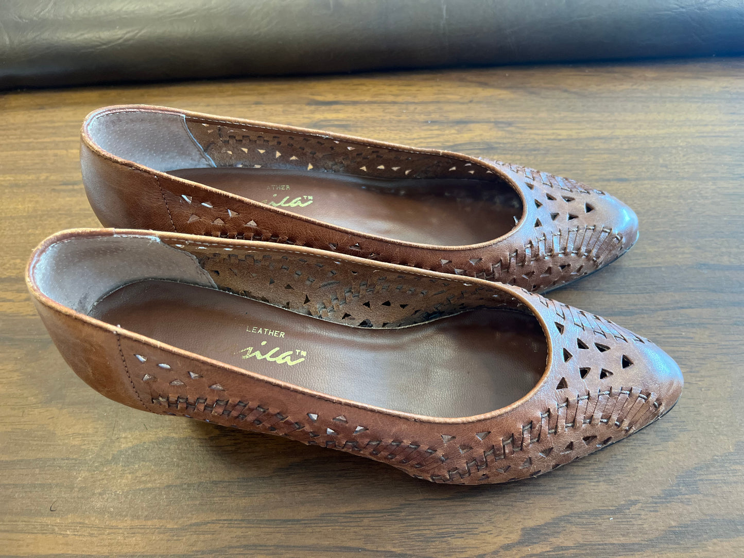 Vintage brown leather cutout pumps, 7.5