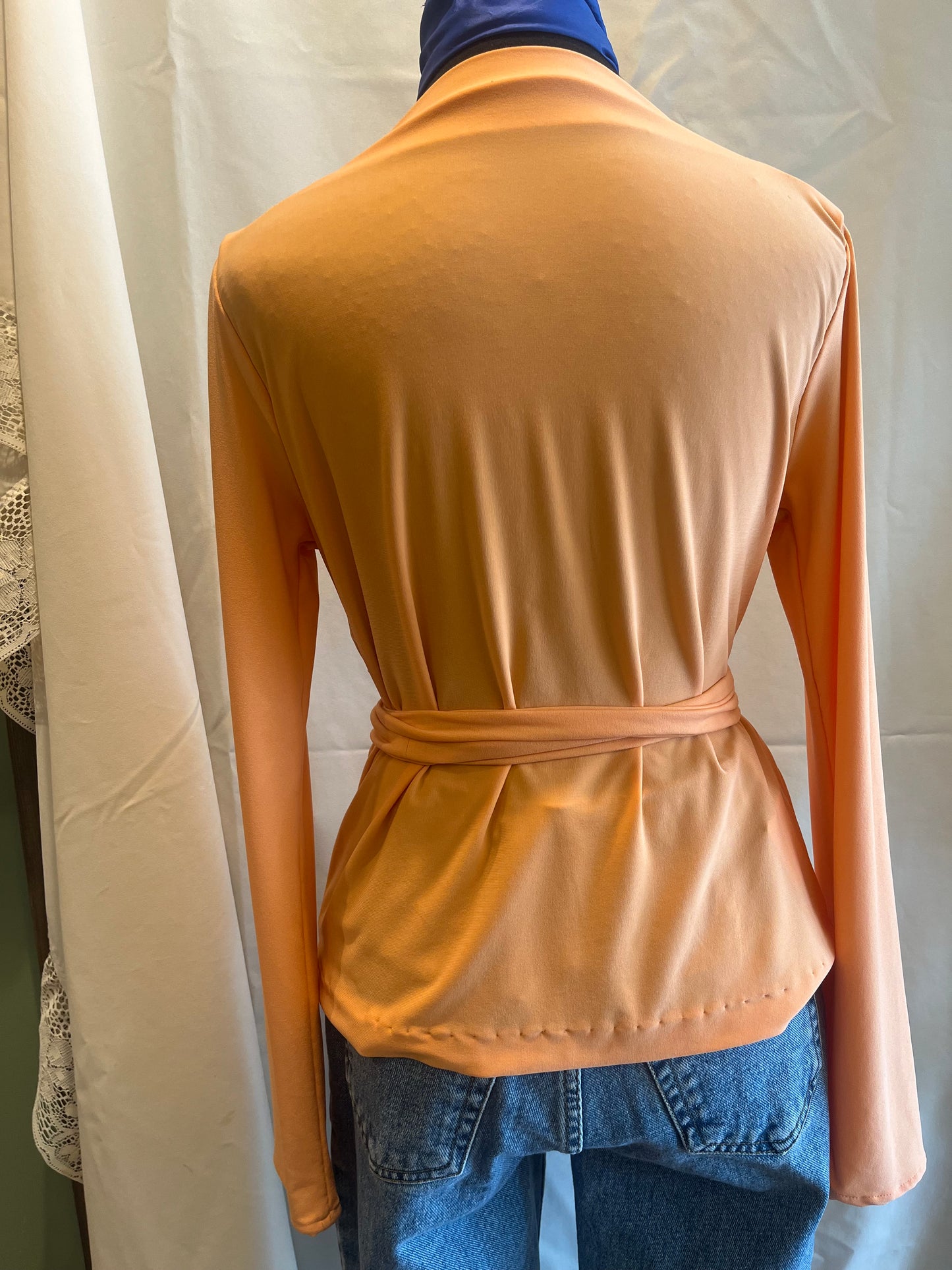 Non vintage handmade Marilyn Monroe style cantaloupe top, small