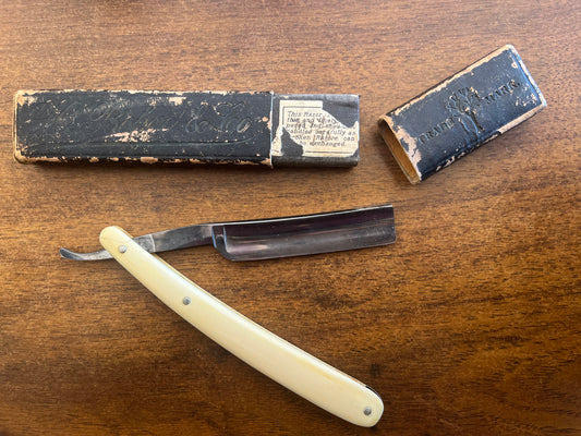 Vintage H. Boker & Co ‘Edelweiss’ Straight Razor w original box, as is